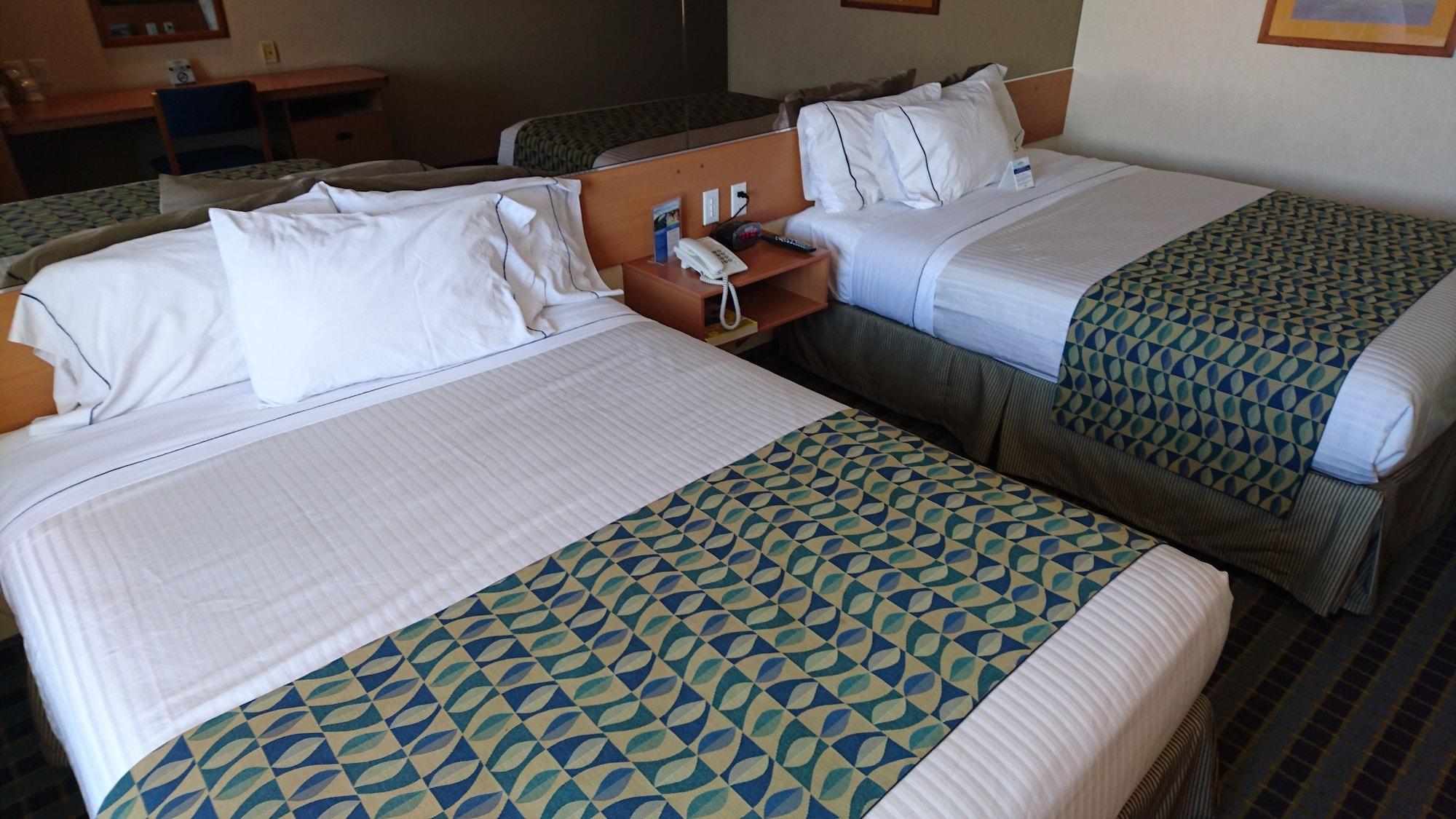 Microtel Inn & Suites By Wyndham Chihuahua Buitenkant foto