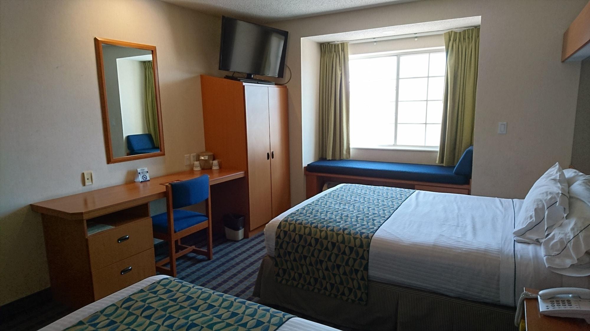 Microtel Inn & Suites By Wyndham Chihuahua Buitenkant foto