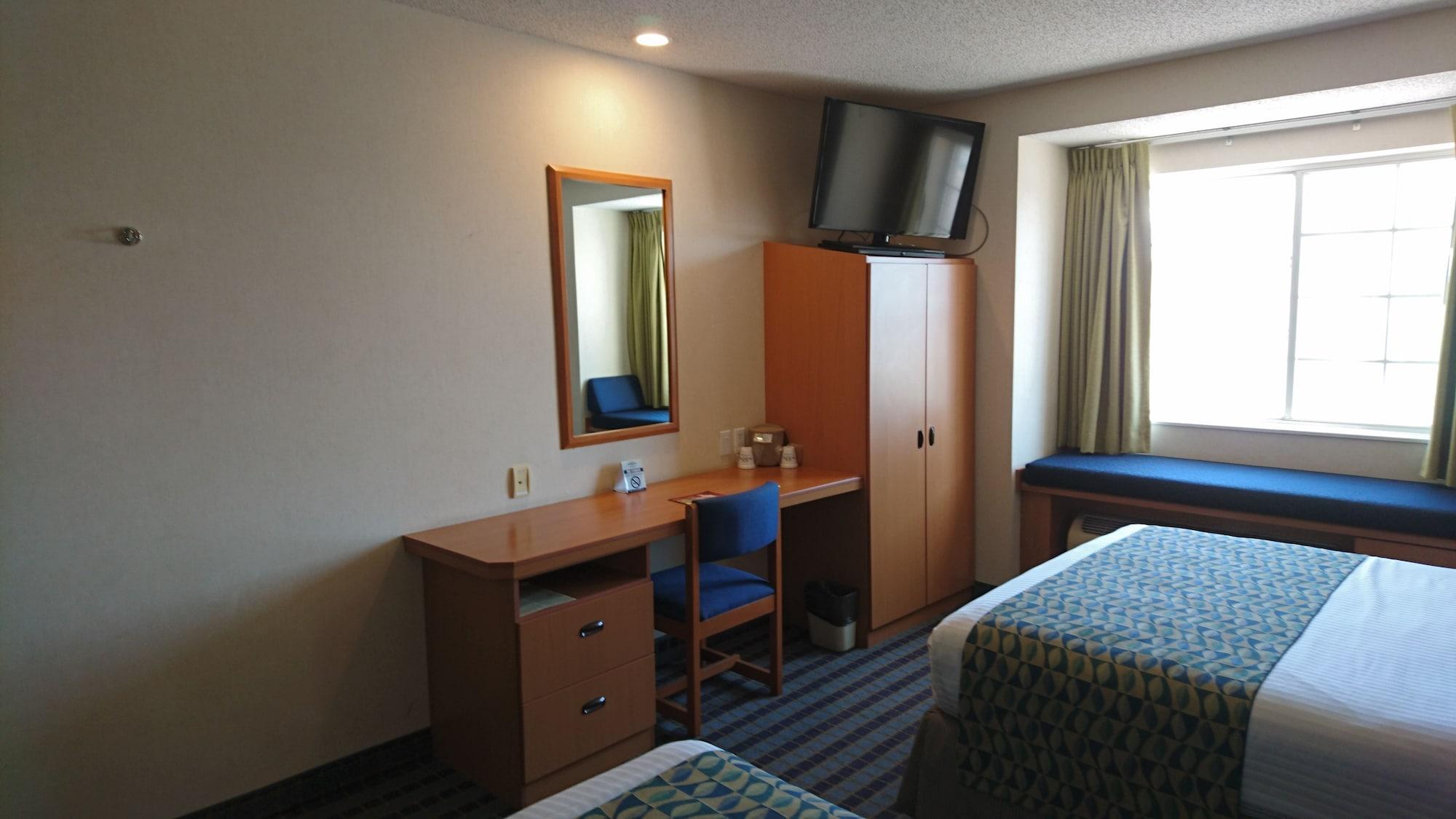 Microtel Inn & Suites By Wyndham Chihuahua Buitenkant foto