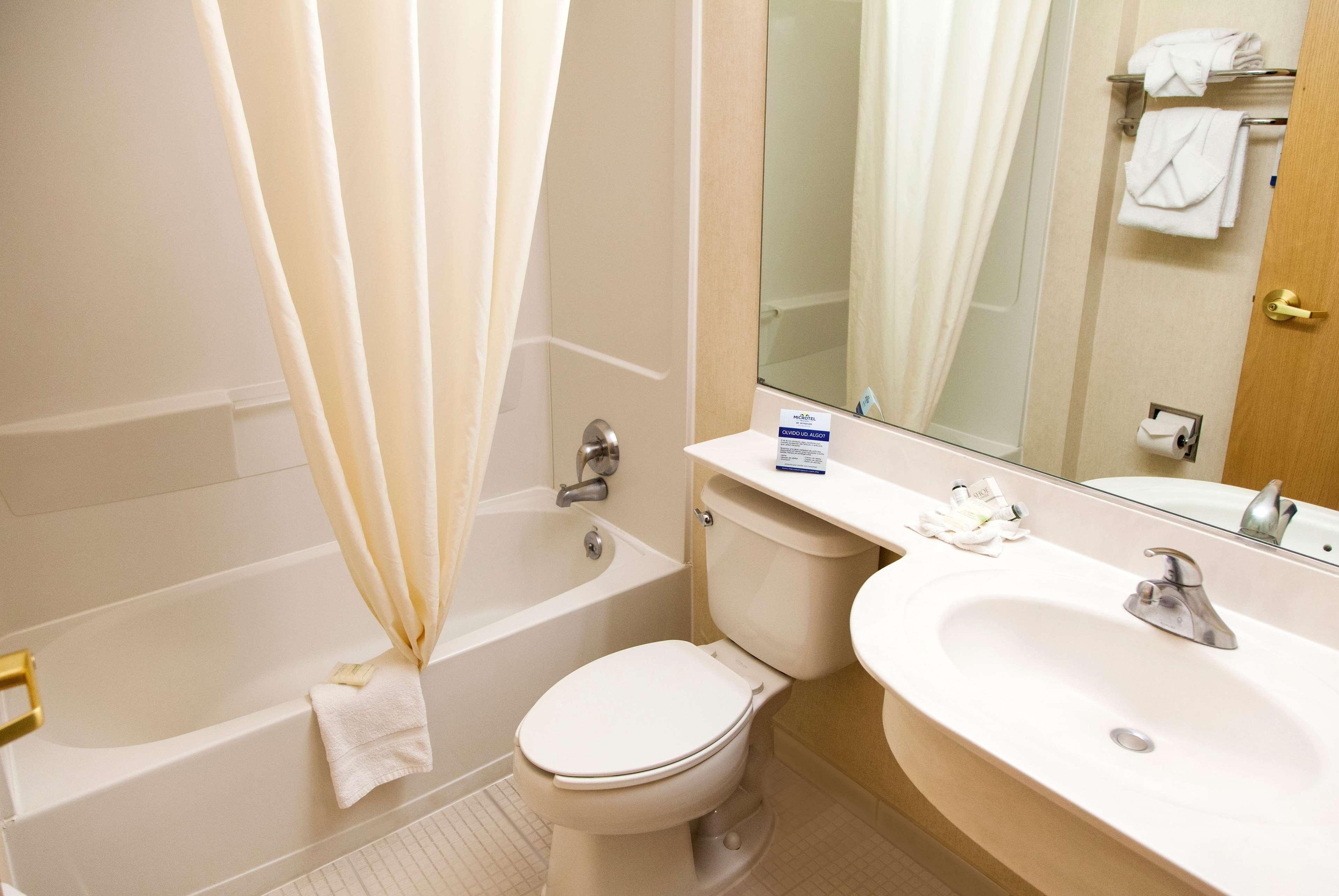 Microtel Inn & Suites By Wyndham Chihuahua Buitenkant foto