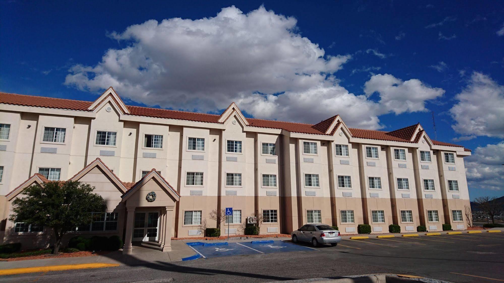 Microtel Inn & Suites By Wyndham Chihuahua Buitenkant foto