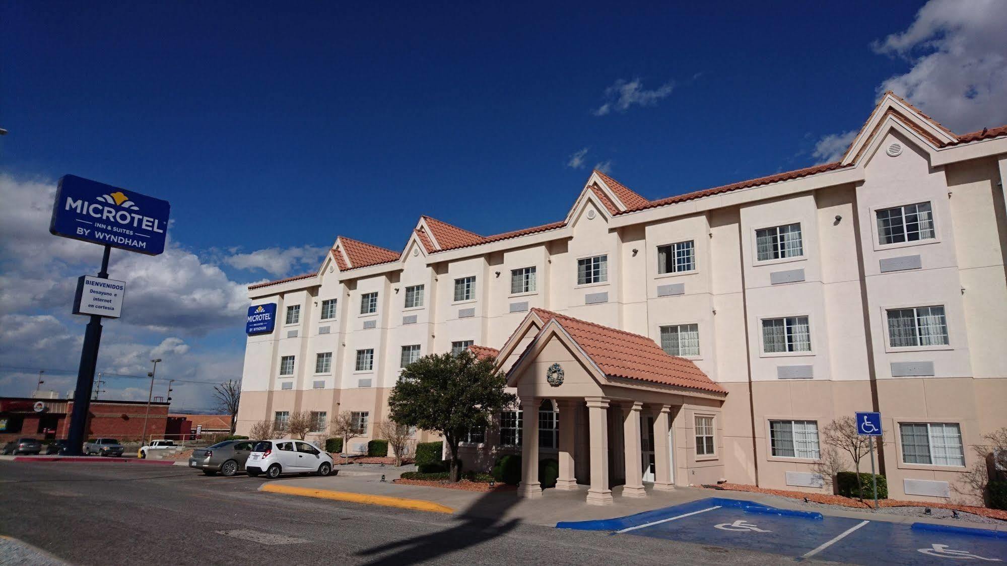 Microtel Inn & Suites By Wyndham Chihuahua Buitenkant foto